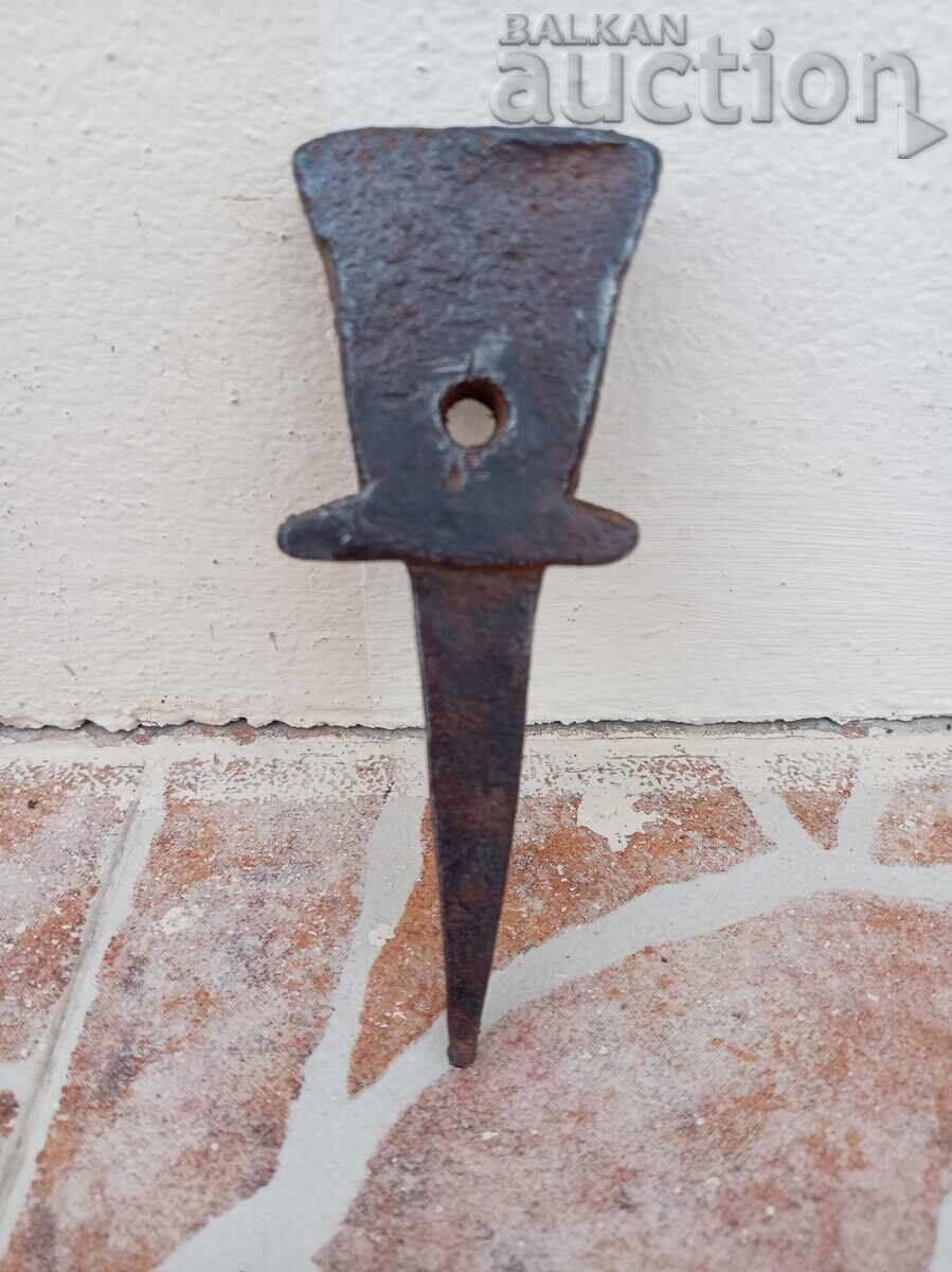 Auction  ancient primitive anvil