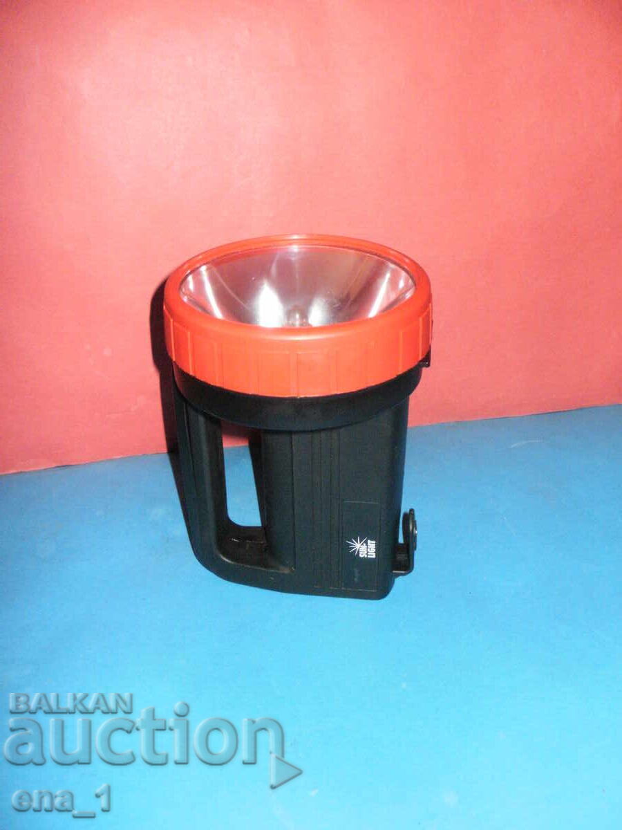 Unused SUNLIGHT spotlight/flashlight with 4 R20 batteries - 5