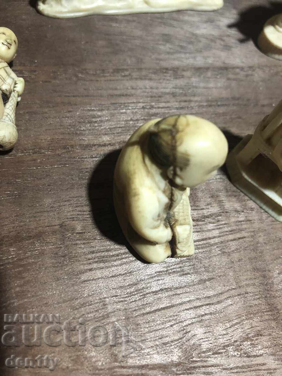 Аукцион Японска и китайска слонова кост19-ти век издълбани фигури Аукцион Японска и китайска слонова кост19-ти век издълбани фигури