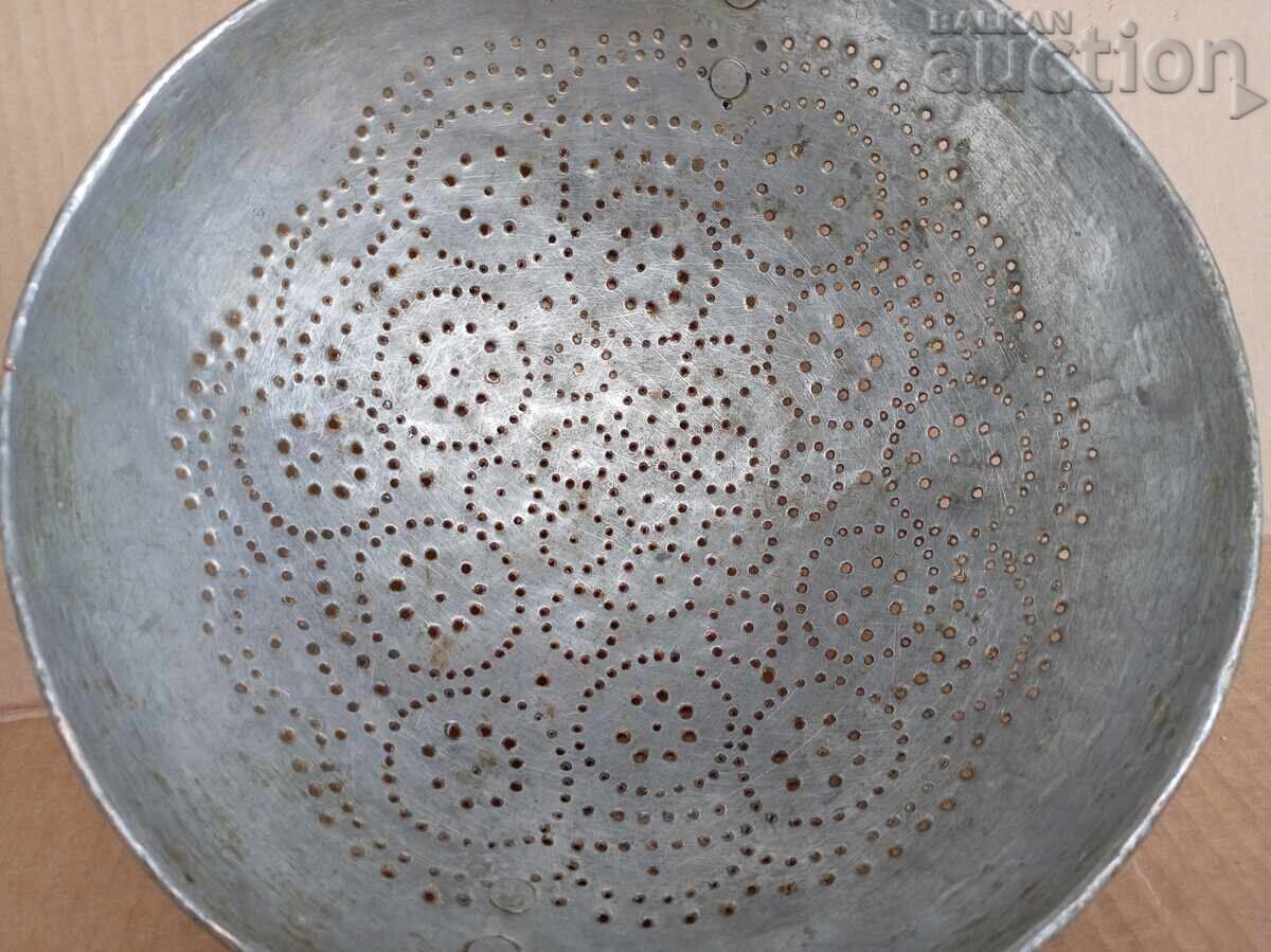 Auction  Antique copper colander, copper pot, copper strainer