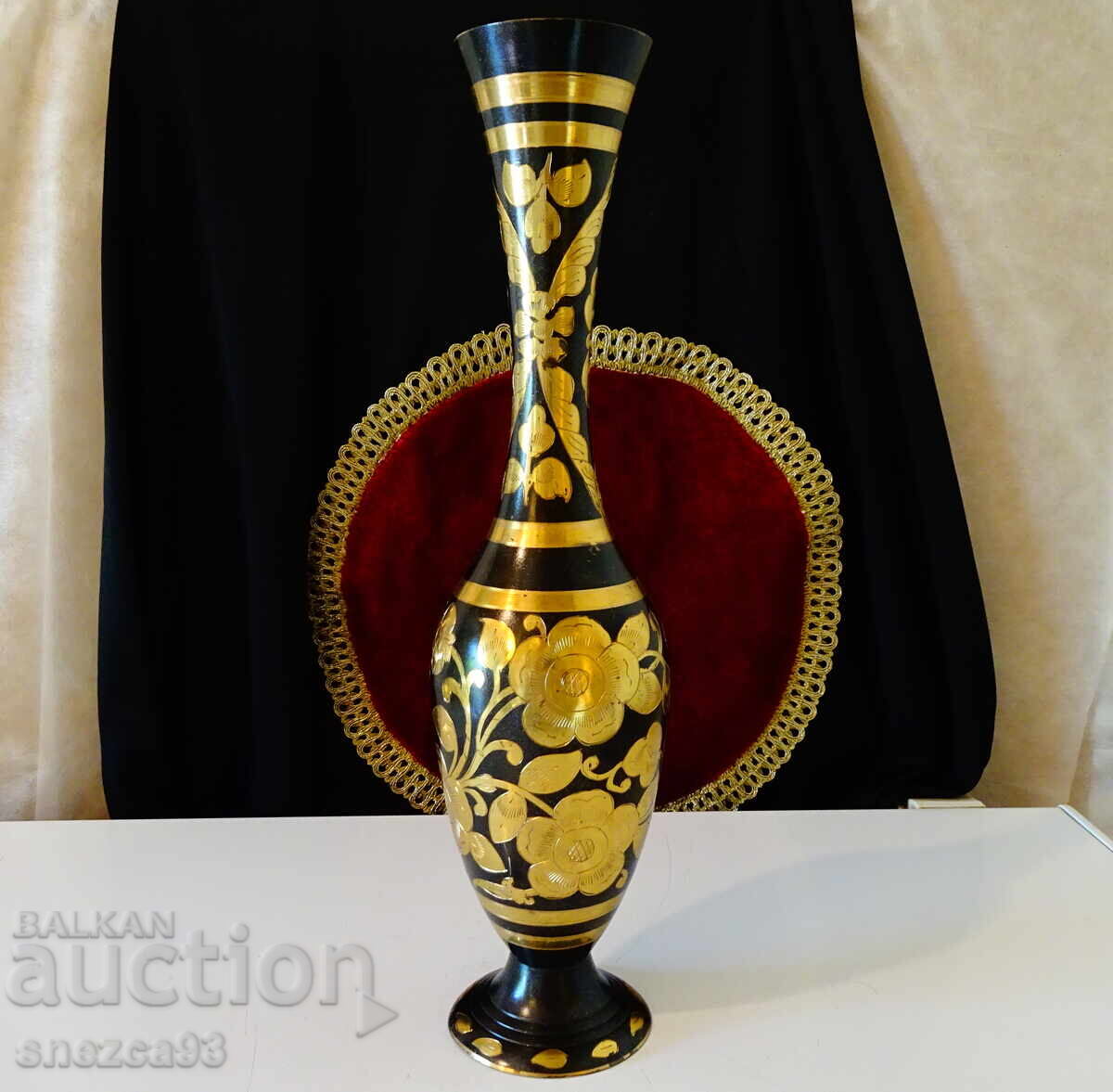 Χάλκινο βάζο, επιχρύσωση, σμάλτο, 38 εκ., 870 γρ με τιμή 65.00 BGN | € 33.23