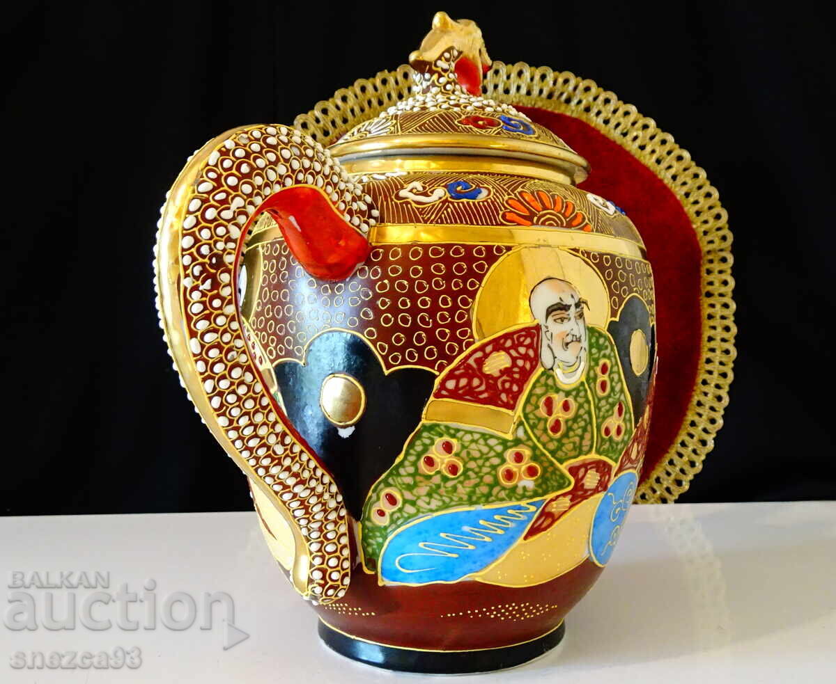 Delivery of Japanese Satsuma porcelain, Dragon, gold, 1.5 liters