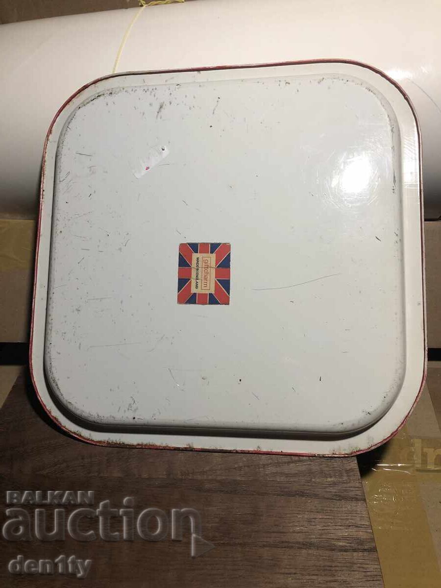 Аукцион метална поднос Чарлз и Даяна - 1981 г кралското семейство