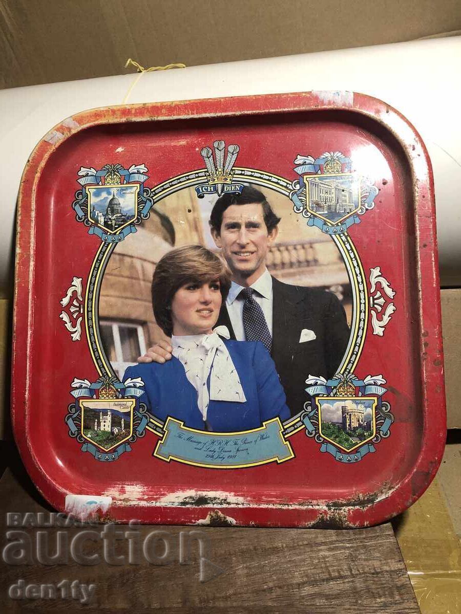 метална поднос Чарлз и Даяна - 1981 г кралското семейство