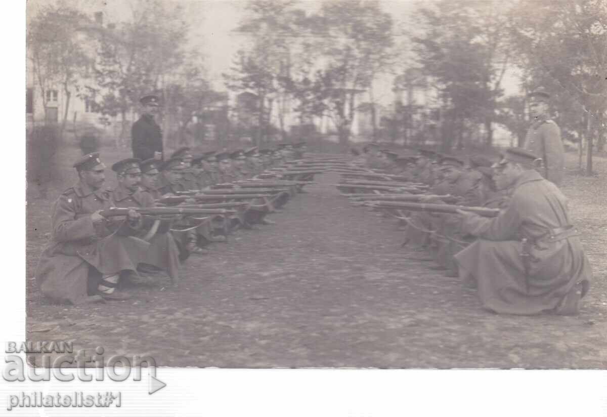 OLD MILITARY PHOTO - EXERCISE CIRCA 1920 - 1930