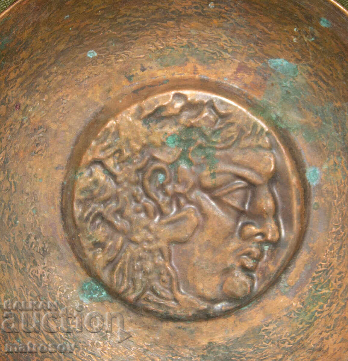 Μετάλλιο μέλι ανάγλυφο κύπελλο στυλιζαρισμένο φιγούρα με τιμή 100.00 BGN | € 51.13