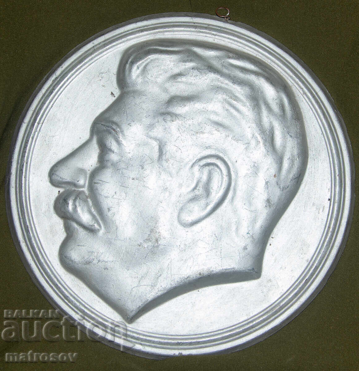 Plachetă metalică basorelief Iosif Stalin cu preț 160.00 BGN | € 81.81
