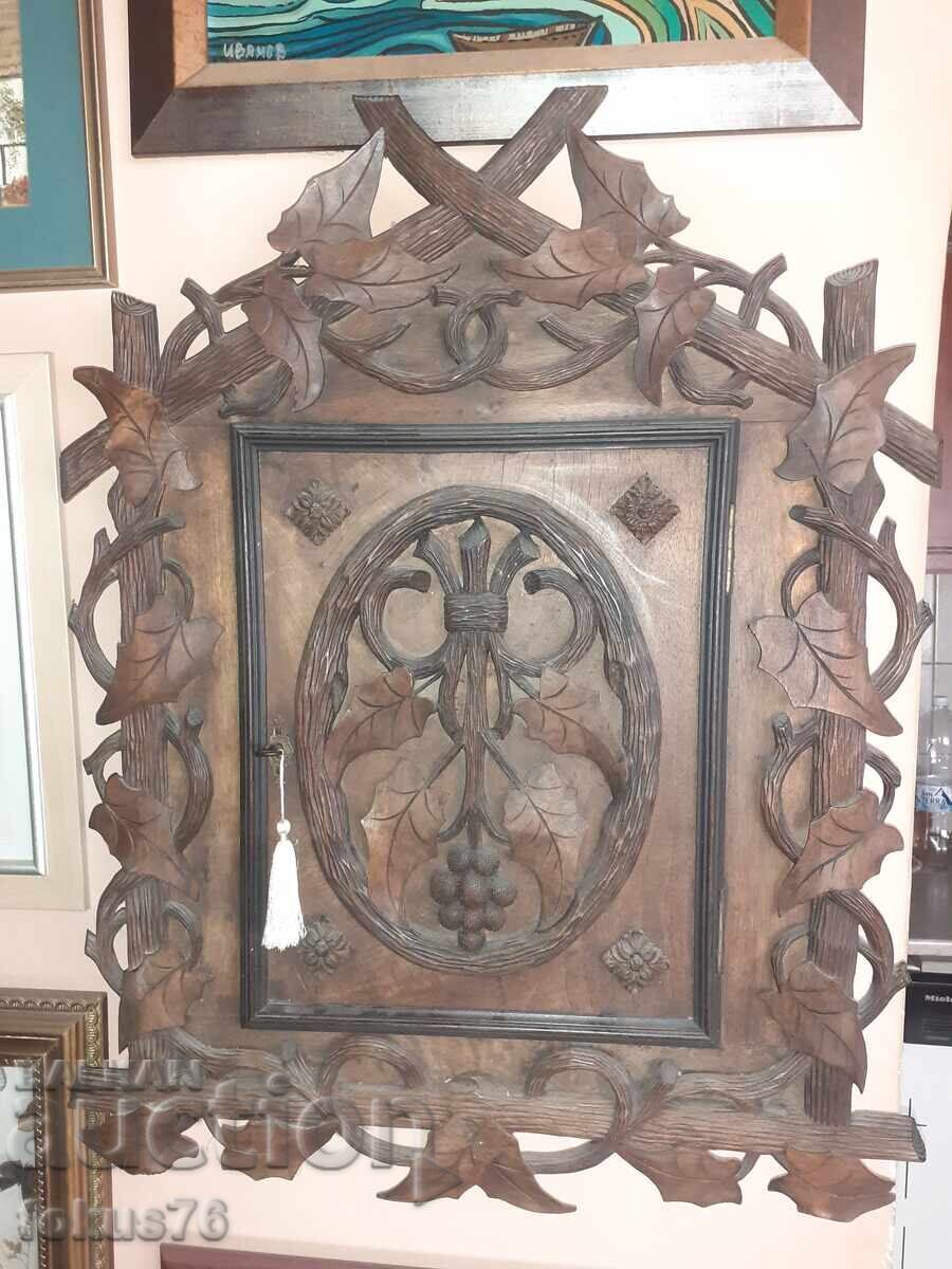 Vechi dulap rar antic din lemn pentru chei Pădurea Neagră