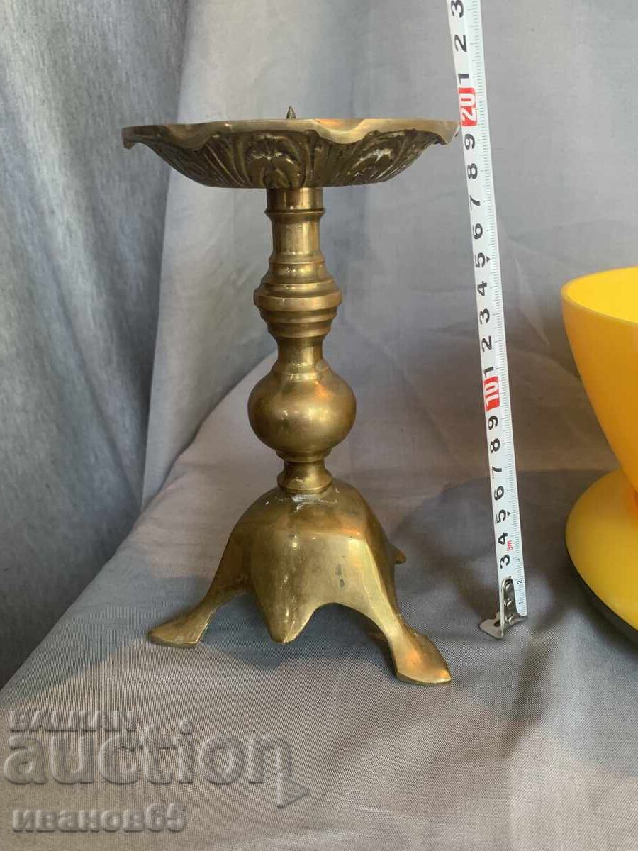 Delivery of old bronze candlestick Delivery of old bronze candlestick