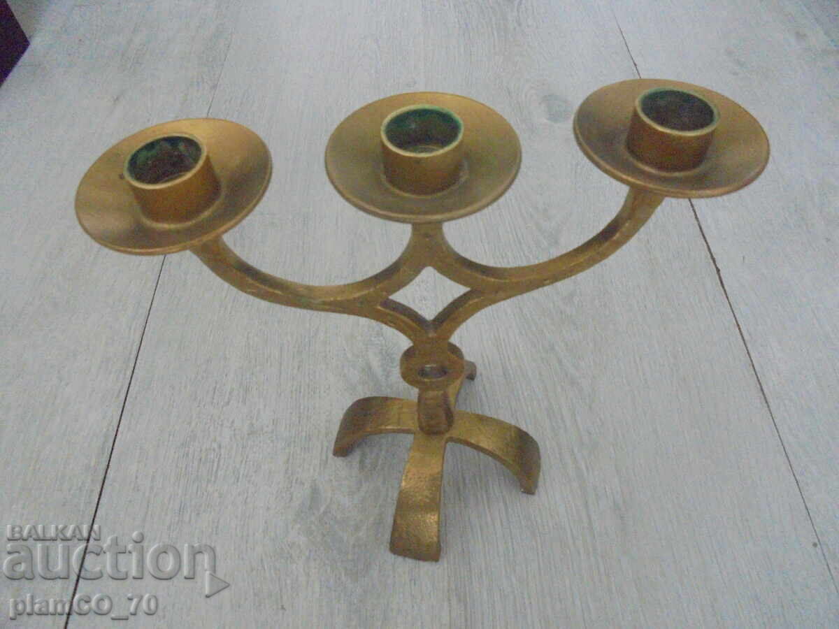 №*8253 Παλιό μεταλλικό / μπρούτζινο κηροπήγιο με τιμή 45.00 BGN | € 23.01 №*8253 Παλιό μεταλλικό / μπρούτζινο κηροπήγιο με τιμή 45.00 BGN | € 23.01