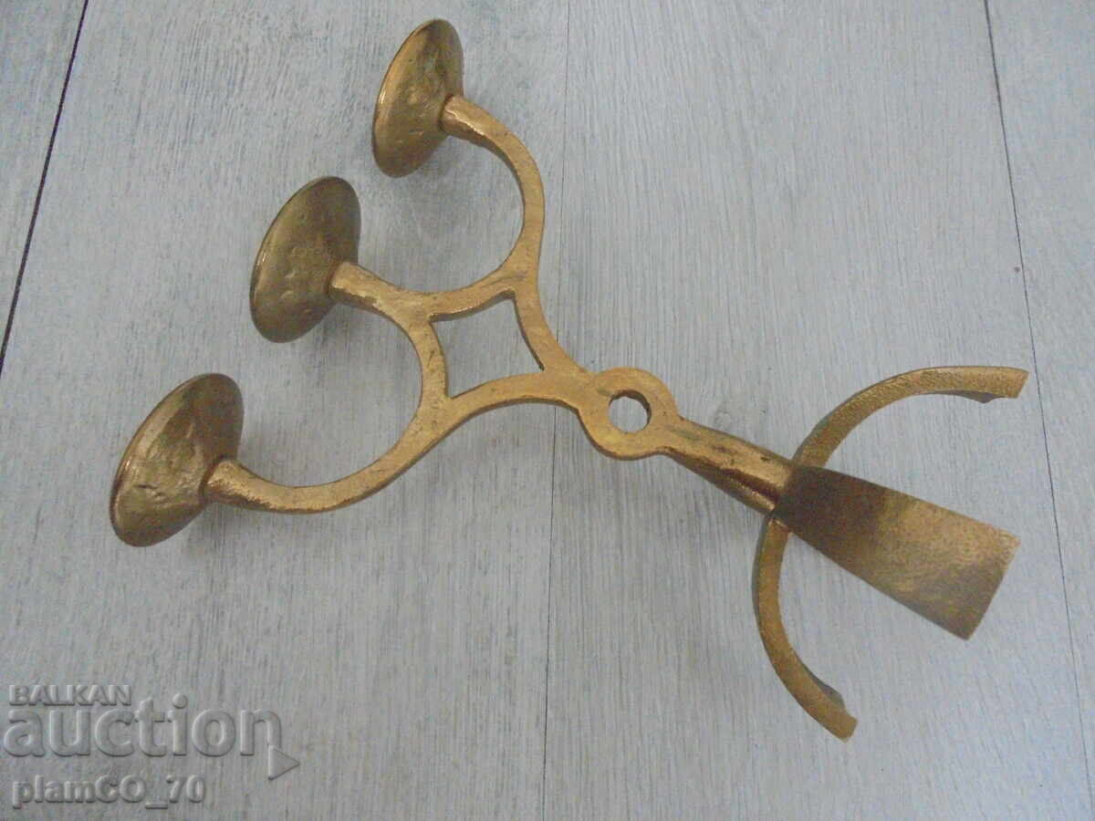 Παράδοση №*8253 Παλιό μεταλλικό / μπρούτζινο κηροπήγιο Παράδοση №*8253 Παλιό μεταλλικό / μπρούτζινο κηροπήγιο