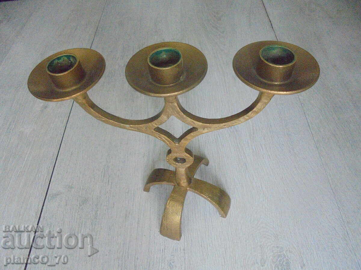 №*8253 Παλιό μεταλλικό / μπρούτζινο κηροπήγιο №*8253 Παλιό μεταλλικό / μπρούτζινο κηροπήγιο