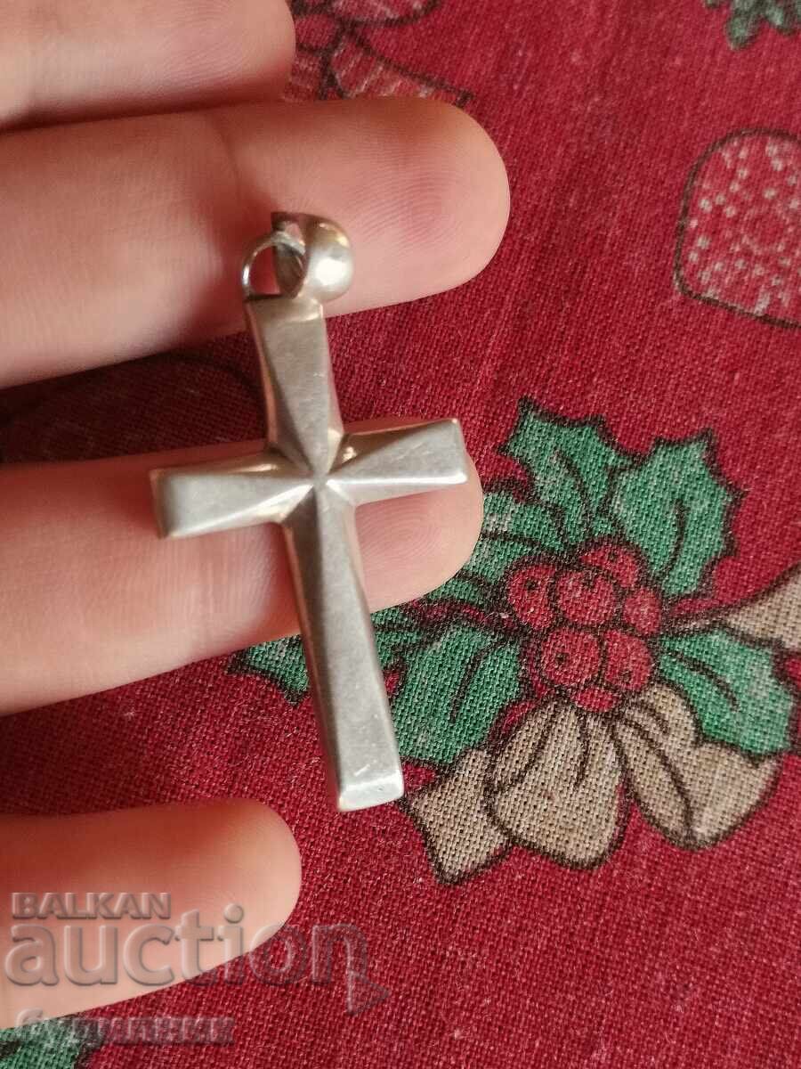 Delivery of Silver pendant. I'm listing over 100 Auctions. Take a look and bid