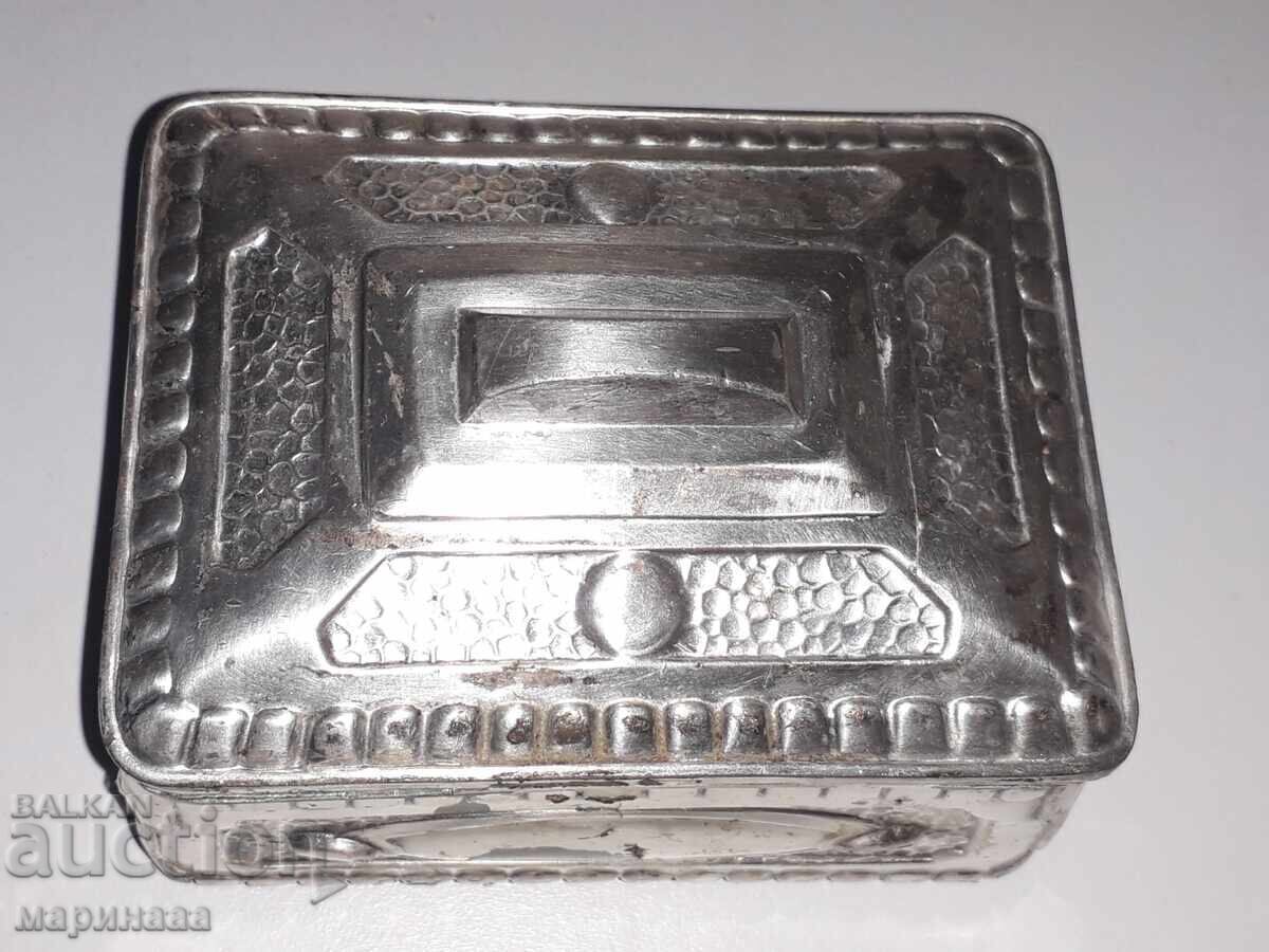 Auction  Antique Solid Tobacco Box