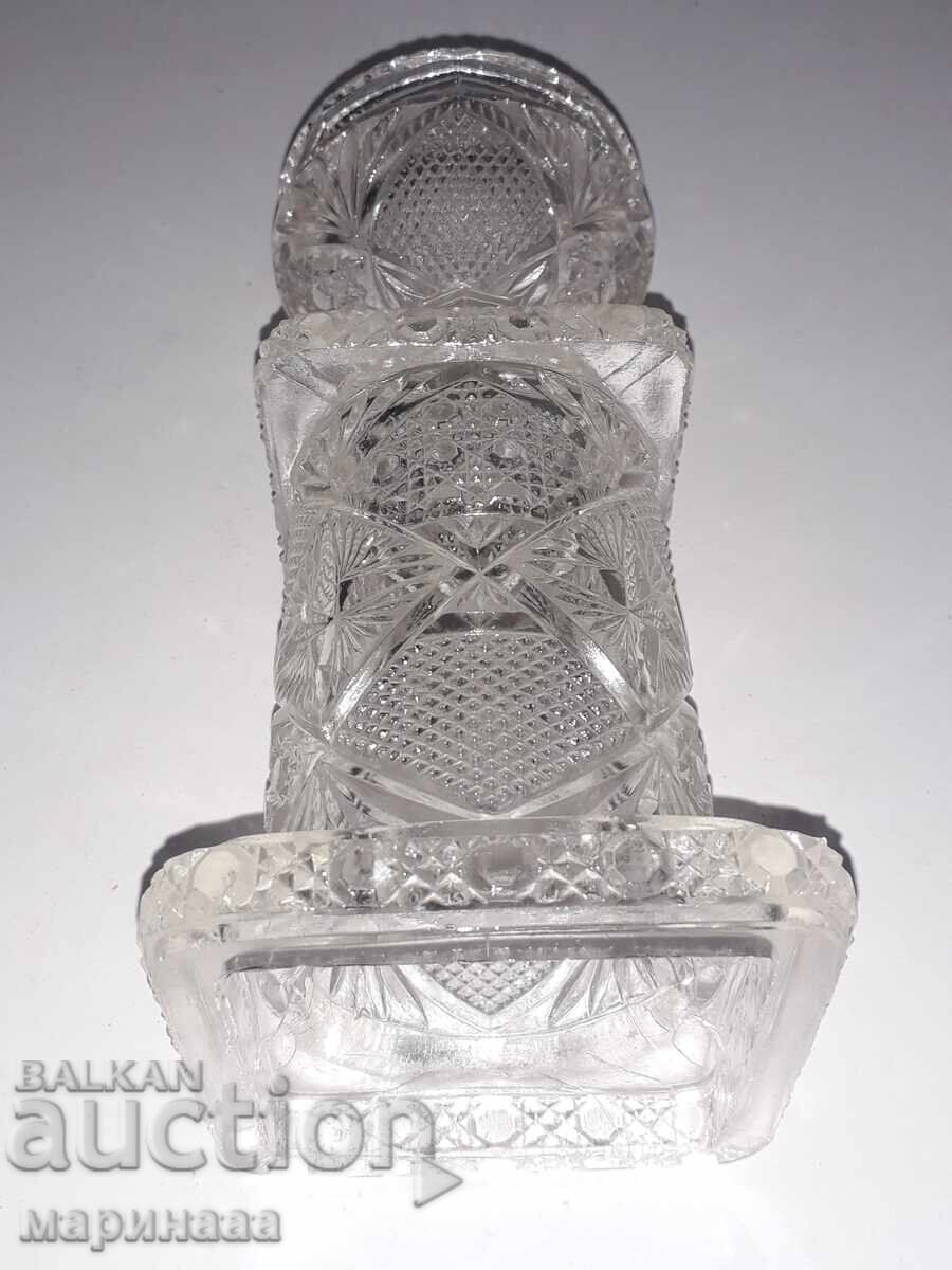 Livrarea SFEȘNIC MASIV. PRESAT. STICLĂ