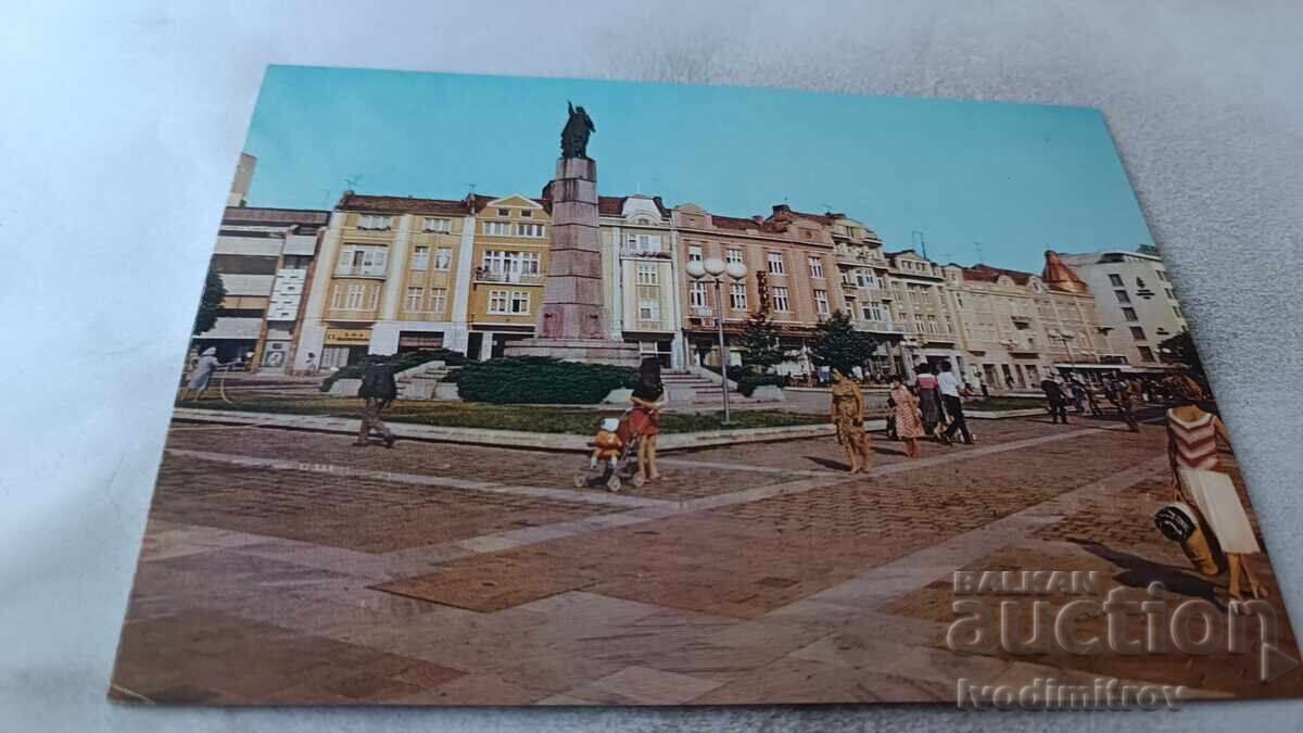 П К Плевен Площадът с паметника на Съветската армия 1986 П К Плевен Площадът с паметника на Съветската армия 1986