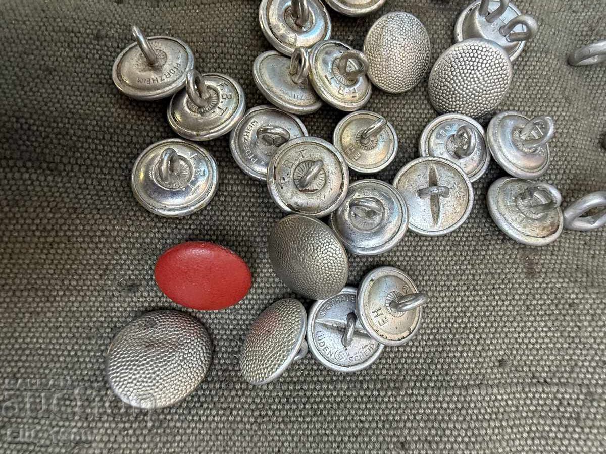 Livrarea Nasturi germani pentru uniforma Wehrmacht-ului, Al Doilea Război Mondial