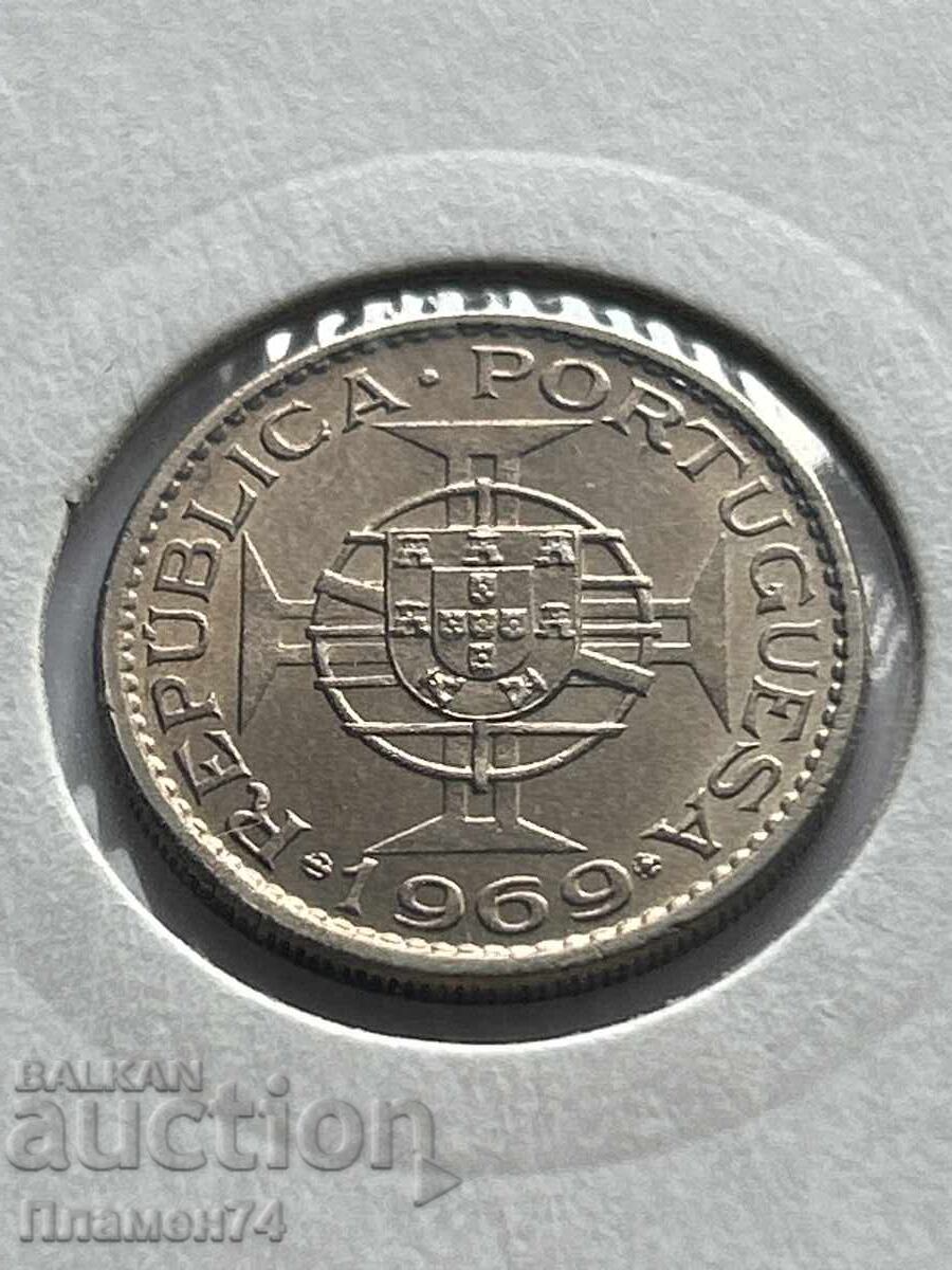 2.5 ескудо 1969 Ангола с цена 5.00 лв. | € 2.56