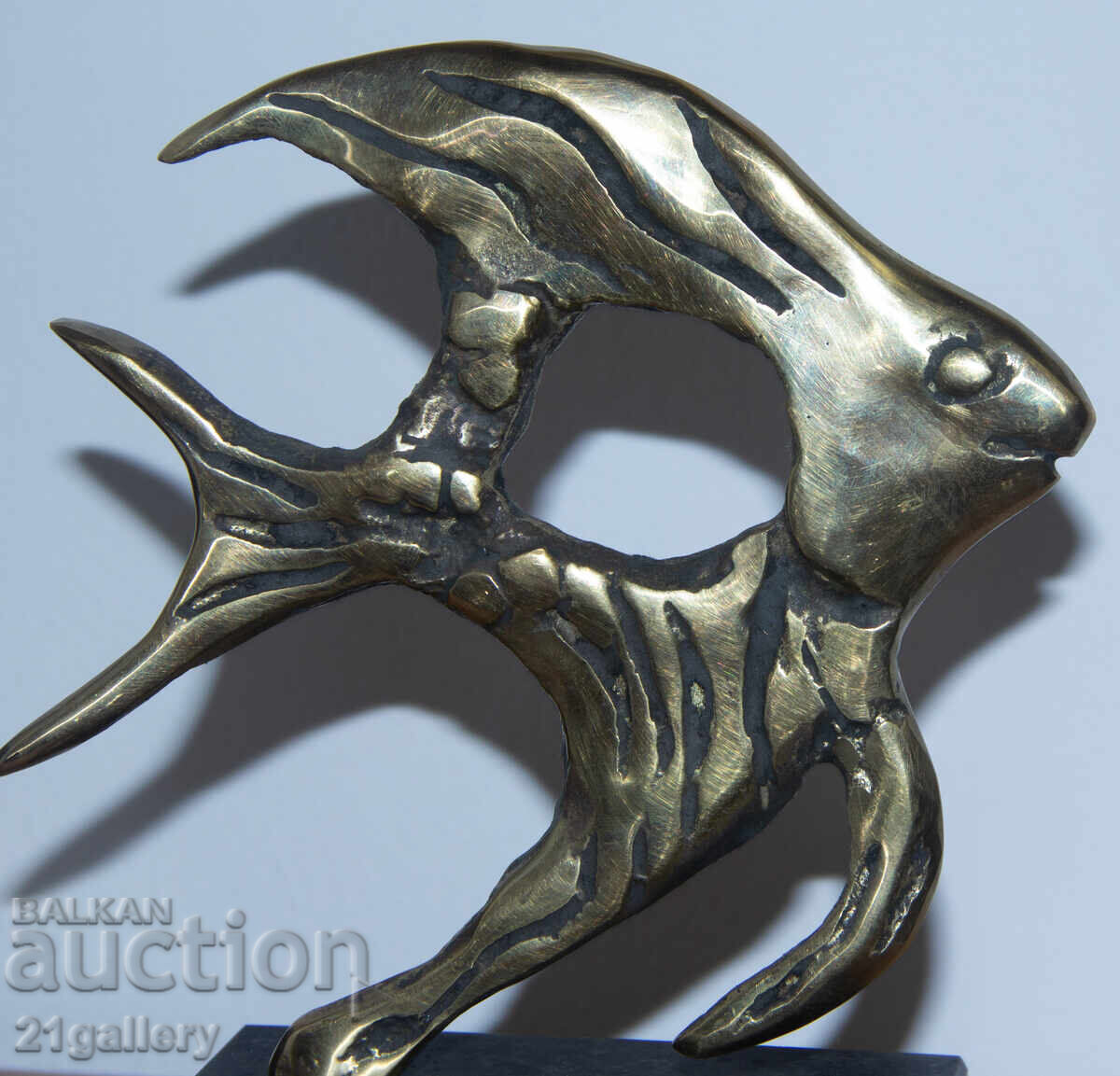 Livrarea Sculptură din bronz originală, plastică, pește stilizat