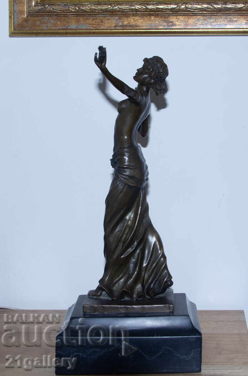 Livrarea Art Nouveau, sculptură veche din bronz, statuie femeie