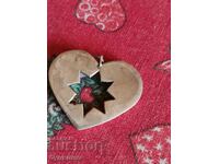 Pandantiv masiv din argint. Lansez peste 100 de licitații. Vezi mai mult