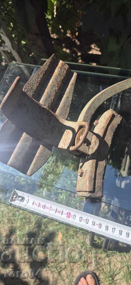 СТАРИ МОНТЬОРСКИ КЪНКИ  ЗА КАТЕРЕНЕ ПО СТЪЛБ с цена 50.00 лв. | € 25.56