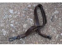 Curea veche din piele, curea pentru pușca mitralieră