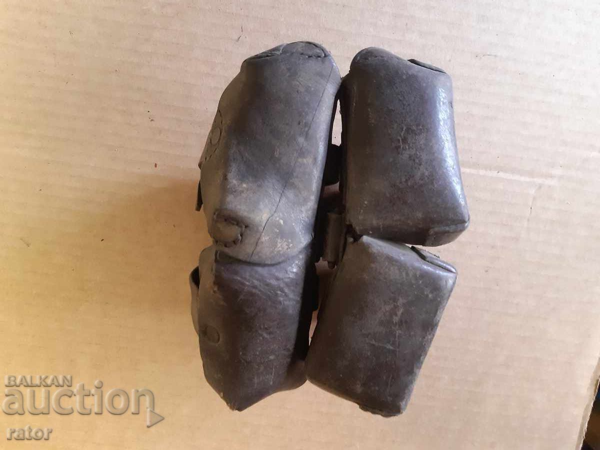 Licitație Suporturi pentru Manlicher M 95 - stânga și dreapta. O palmă în față Licitație Suporturi pentru Manlicher M 95 - stânga și dreapta. O palmă în față