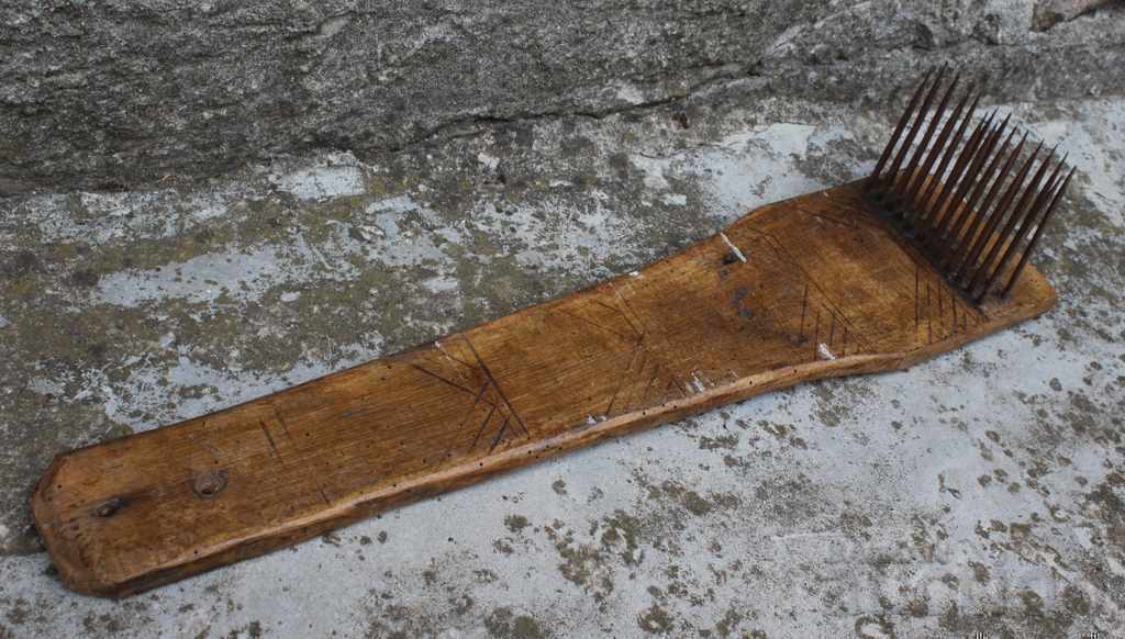 Auction Old Rare Comb Brush Wool Yarn Forged Nails Tacks Auction Old Rare Comb Brush Wool Yarn Forged Nails Tacks