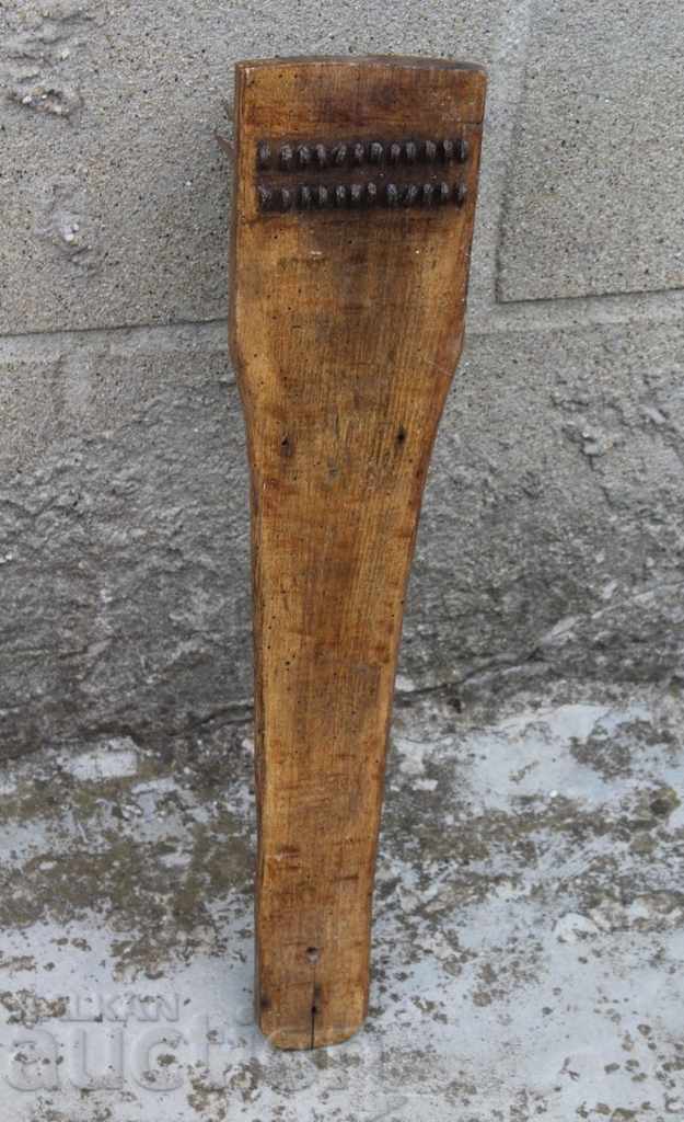 Delivery of Old Rare Comb Brush Wool Yarn Forged Nails Tacks Delivery of Old Rare Comb Brush Wool Yarn Forged Nails Tacks