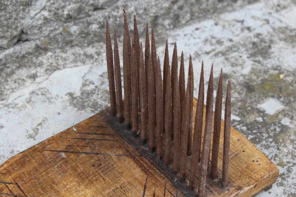 Old Rare Comb Brush Wool Yarn Forged Nails Tacks - 6 Old Rare Comb Brush Wool Yarn Forged Nails Tacks - 6