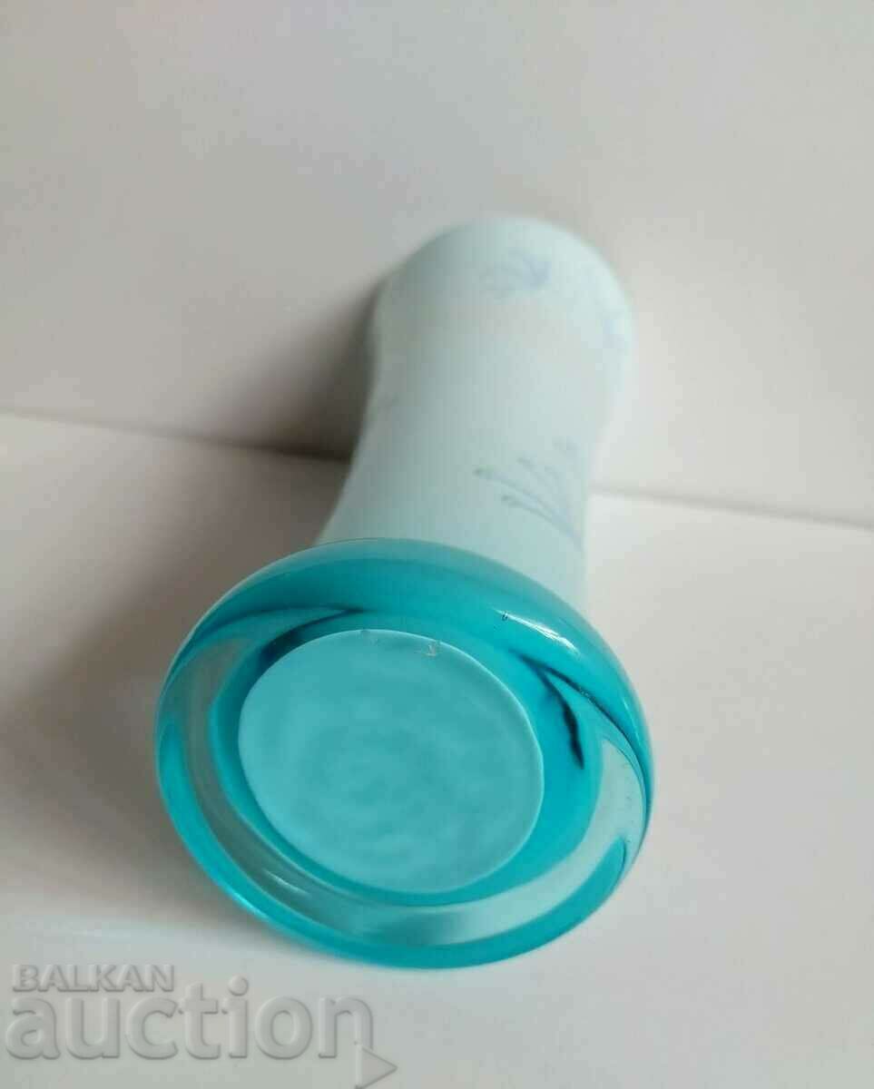 . LARGE BEAUTIFUL SOLID GLASS VASE - 5