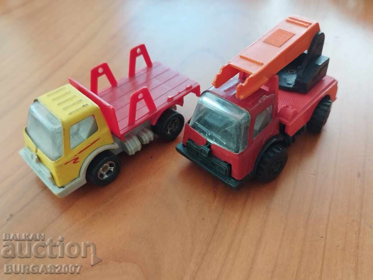 Стари камиончета за части - 2 бр. с цена 10.00 лв. | € 5.11 Стари камиончета за части - 2 бр. с цена 10.00 лв. | € 5.11