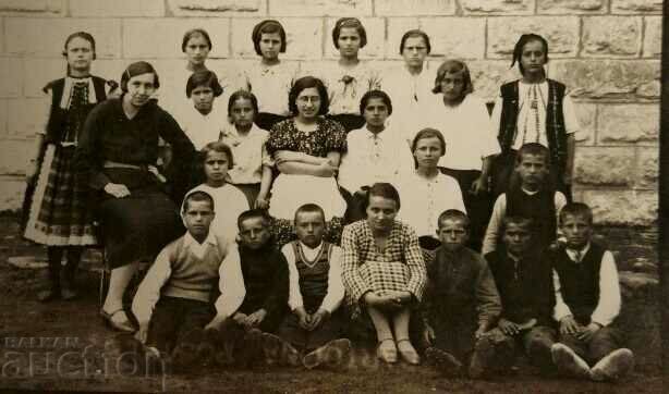 1930s SHUMEN KINGDOM BULGARIA TEACHER PHOTOGRAPHY with price 15.00 BGN | € 7.67
