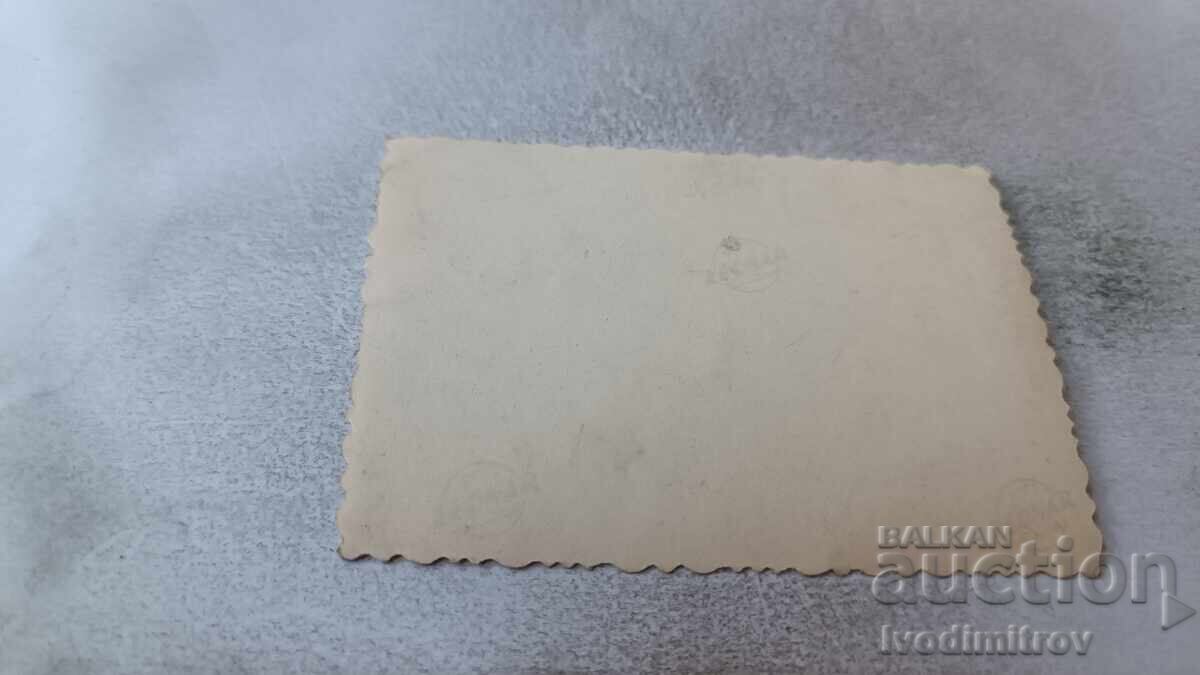 Снимка Мъже в морето с цена 2.45 лв. | € 1.25 Снимка Мъже в морето с цена 2.45 лв. | € 1.25