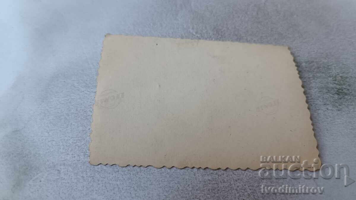 Снимка Мъже в морето с цена 2.45 лв. | € 1.25 Снимка Мъже в морето с цена 2.45 лв. | € 1.25