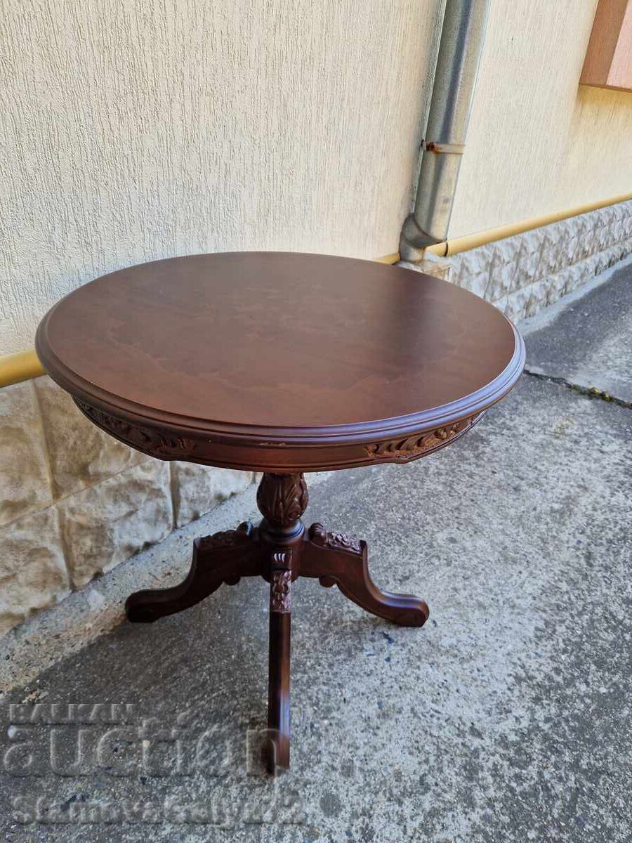 Υπέροχο αντίκα ξύλινο τραπέζι με ένθετα και σκαλιστά σχέδια με τιμή 344.00 BGN | € 175.88