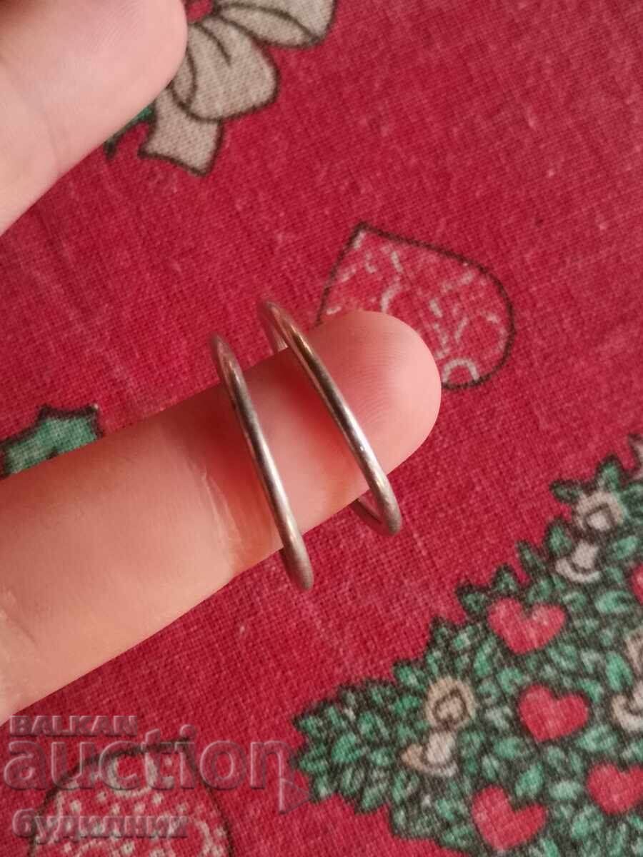 Silver earrings. I'm listing over 100 auctions. Take a look Silver earrings. I'm listing over 100 auctions. Take a look