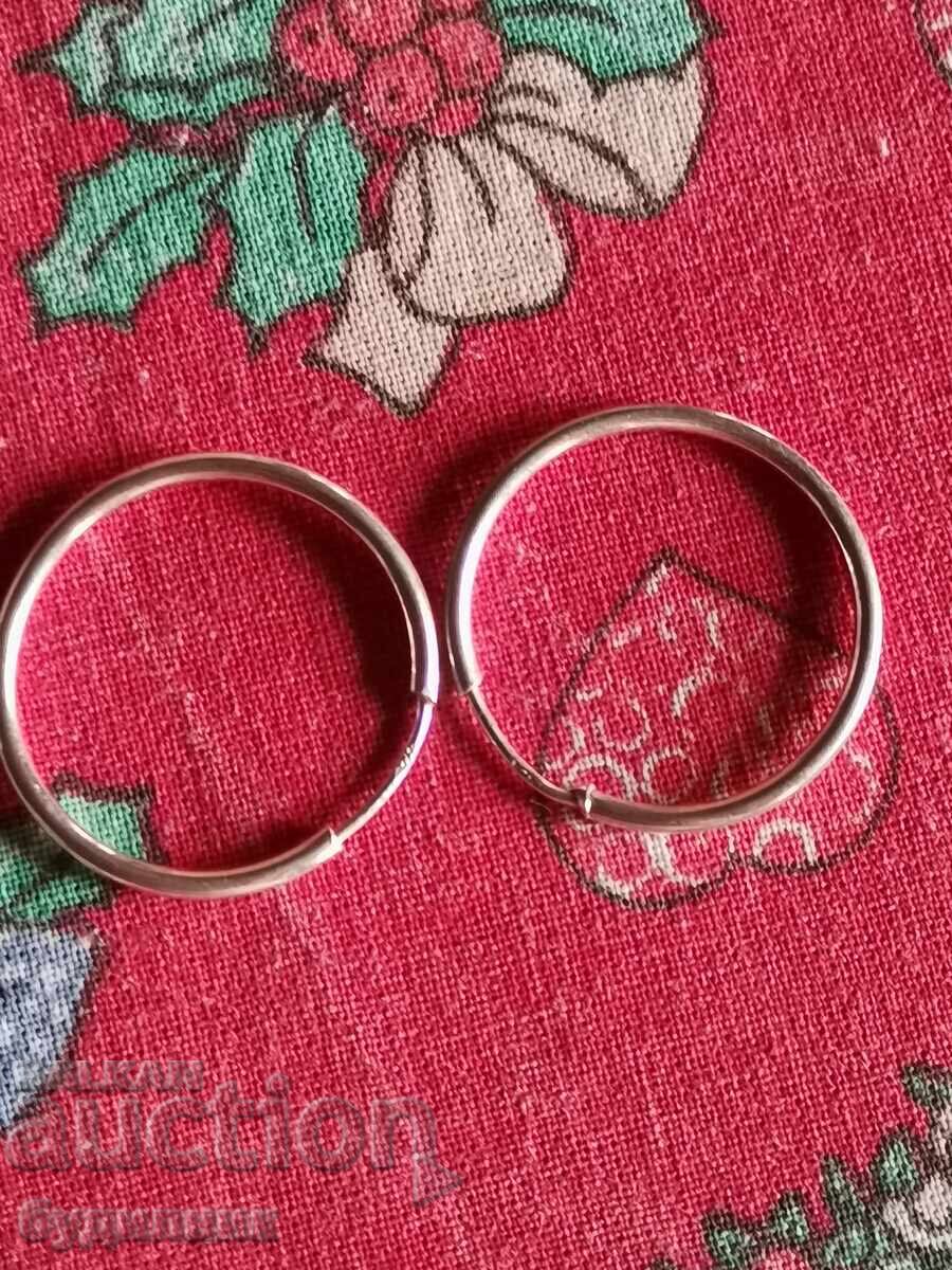 Silver earrings. I'm listing over 100 auctions. Take a look