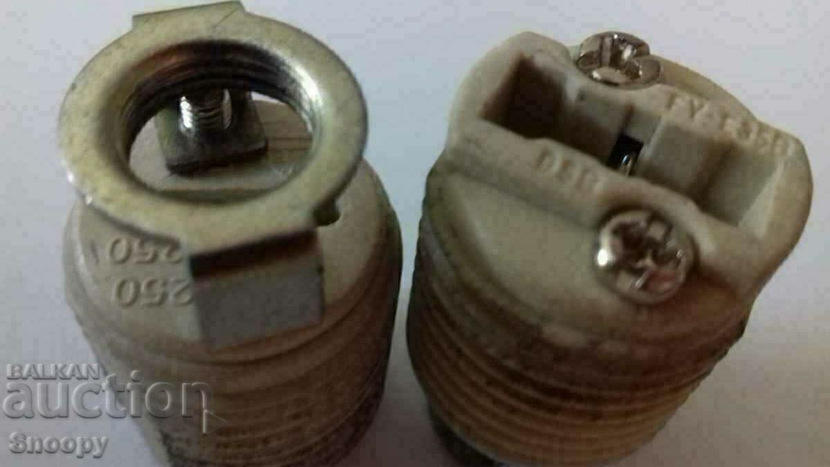 Керамична фасунга цокъл G9 - комплект 2 бр. с рингове с цена 0.50 лв. | € 0.26