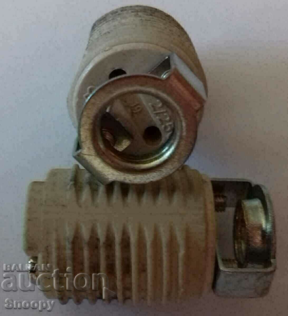 Доставка на Керамична фасунга цокъл G9 - комплект 2 бр. с рингове