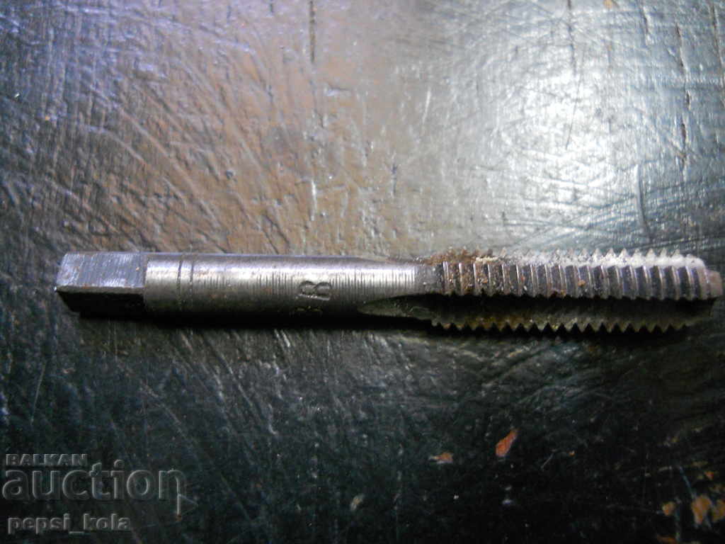 Tap M 8 (metric thread)