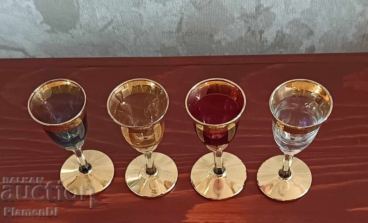 Lot, set de cești retro cu preț € 30.00 | 58.68 BGN