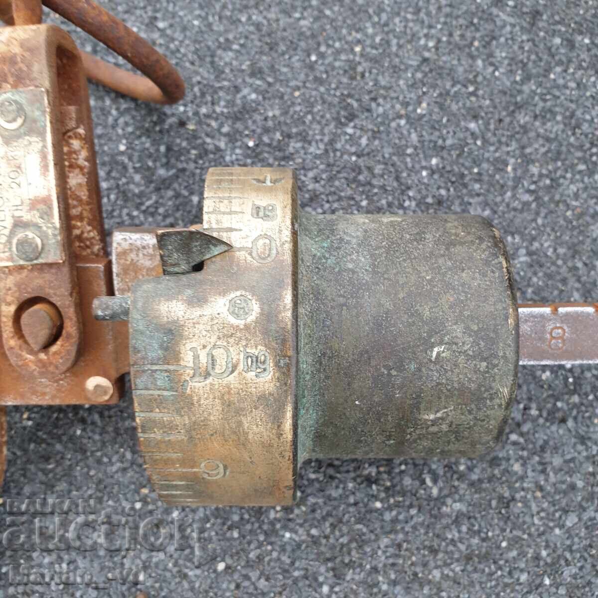 Old Swedish scales with price 150.00 BGN | € 76.69