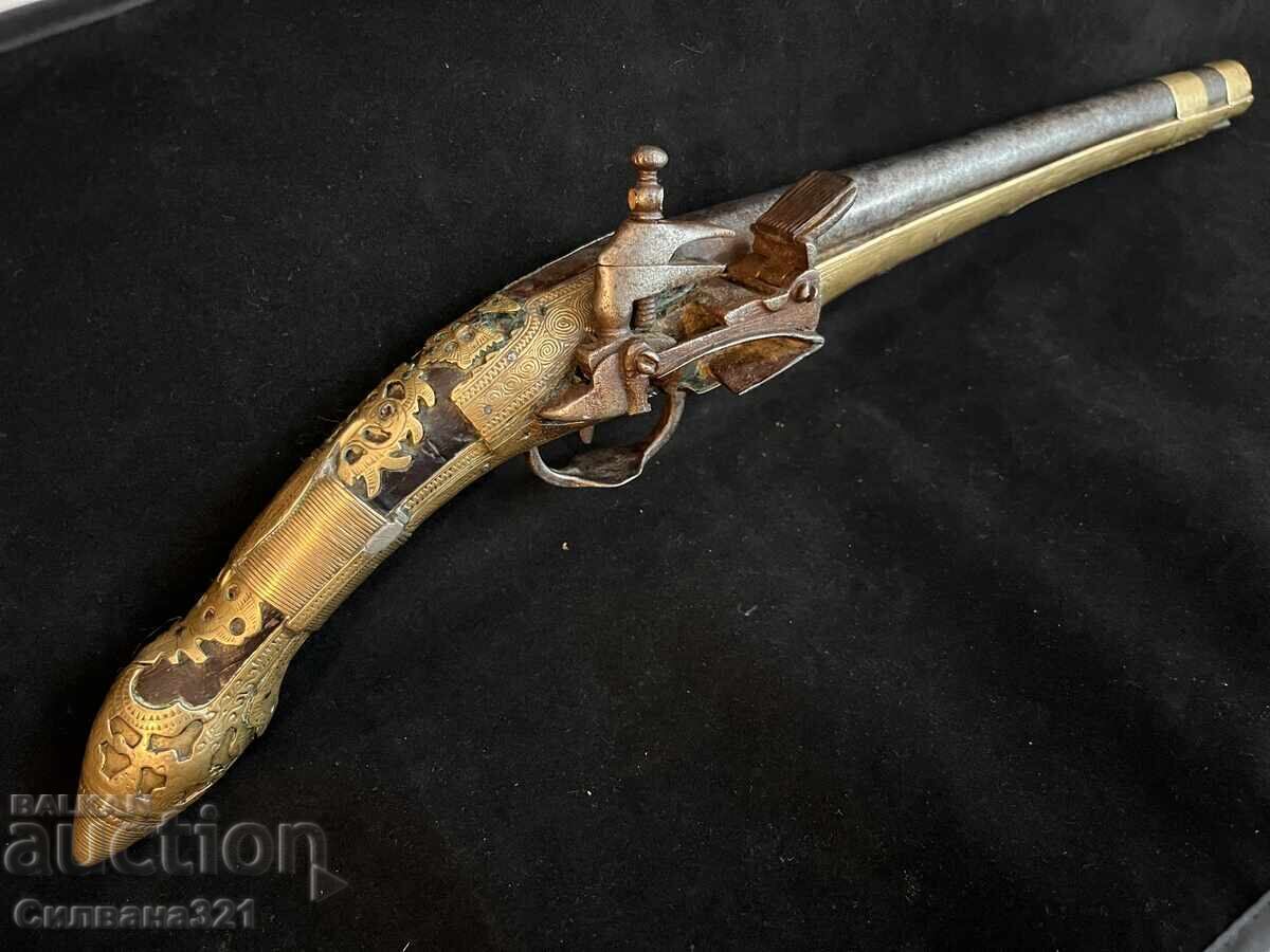 Licitație Pistol vechi de cremene, din perioada Renașterii Licitație Pistol vechi de cremene, din perioada Renașterii