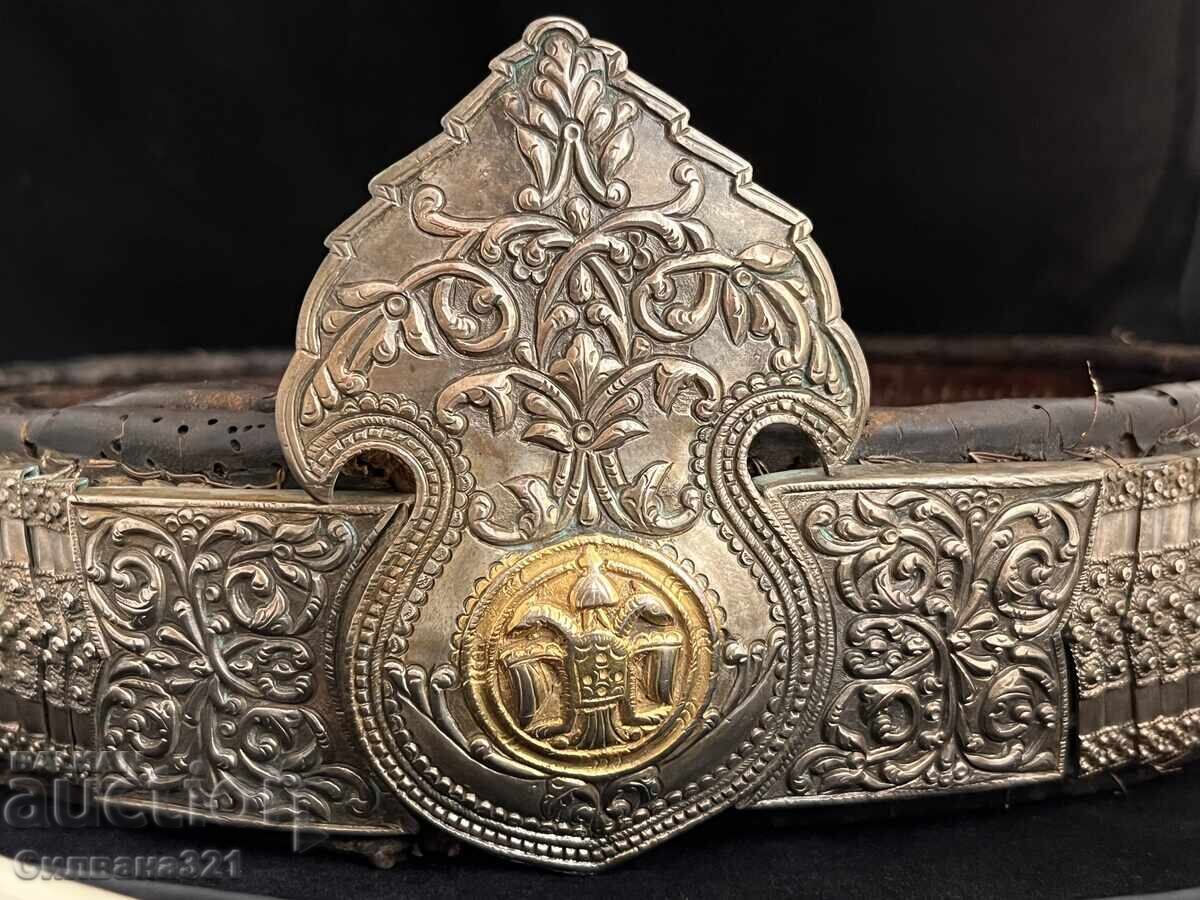 Centura Renașterii cu preț 1500.00 BGN | € 766.94 Centura Renașterii cu preț 1500.00 BGN | € 766.94