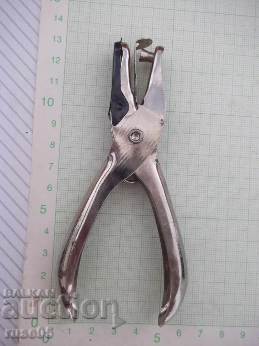 One-hole punch, pliers type