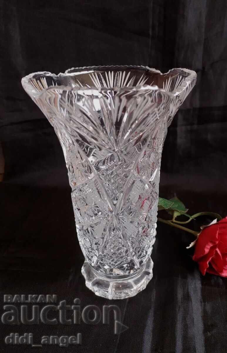 Crystal vase with price 45.00 BGN | € 23.01