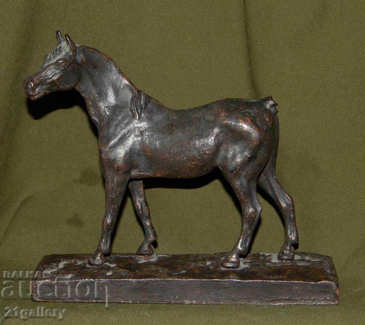 Παλαιό χάλκινο γλυπτό άγαλμα άλογο με τιμή 400.00 BGN | € 204.52