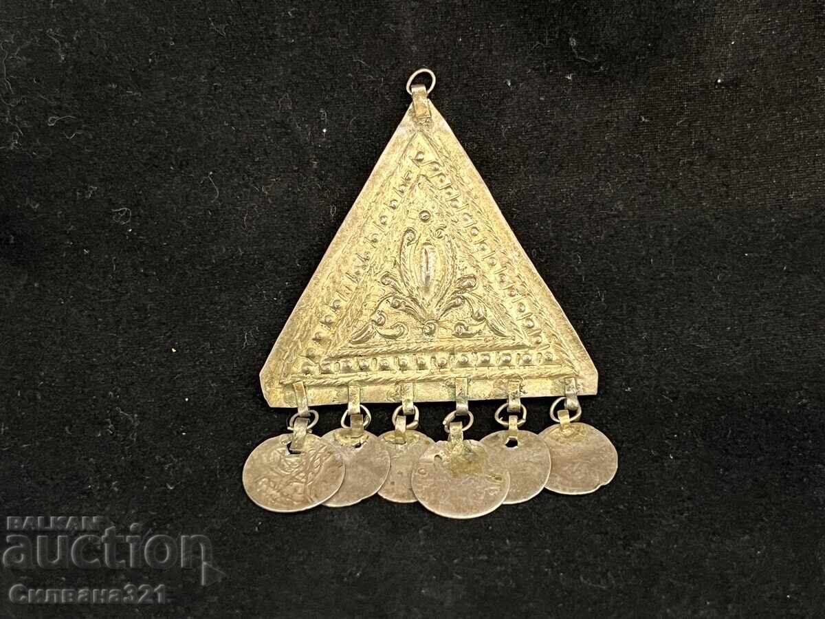 Auction  Revival Period Jewelry Trembling
